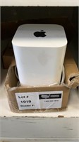 1 Apple AirPort Extreme Base Station **UNTESTED**