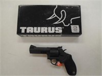 Taurus - model Tracker, Revolver, .44 mag, 4"