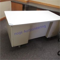 Metal desk 5ft Wx30"Dx30"T