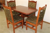 Wood table and 4 Chairs