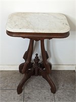 Mable Top Victorian Style End Table