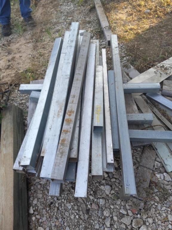 Pallet of square tubing pieces