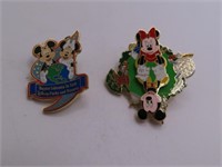 (2) Mickey & Minnie DIsney Collector Pins spinner