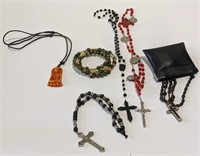 (W) Lot of Religious Jewelry(5) necklaces and (1)