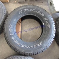 Bridgestone tire P265/70R17 Like-new