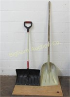 Plastic Scoop Shovel, 19" Snow Shovel 2pc lot