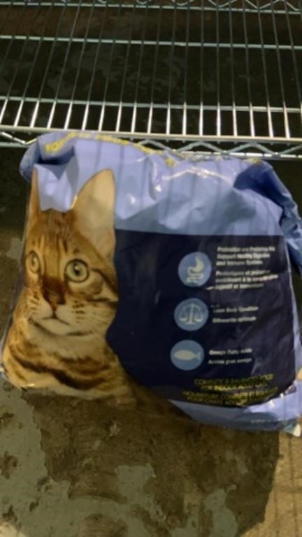 Kirkland healthy weight, indoor adult cat food