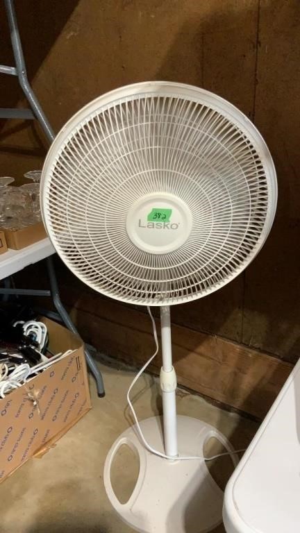 Ossolating  Floor Fan, works