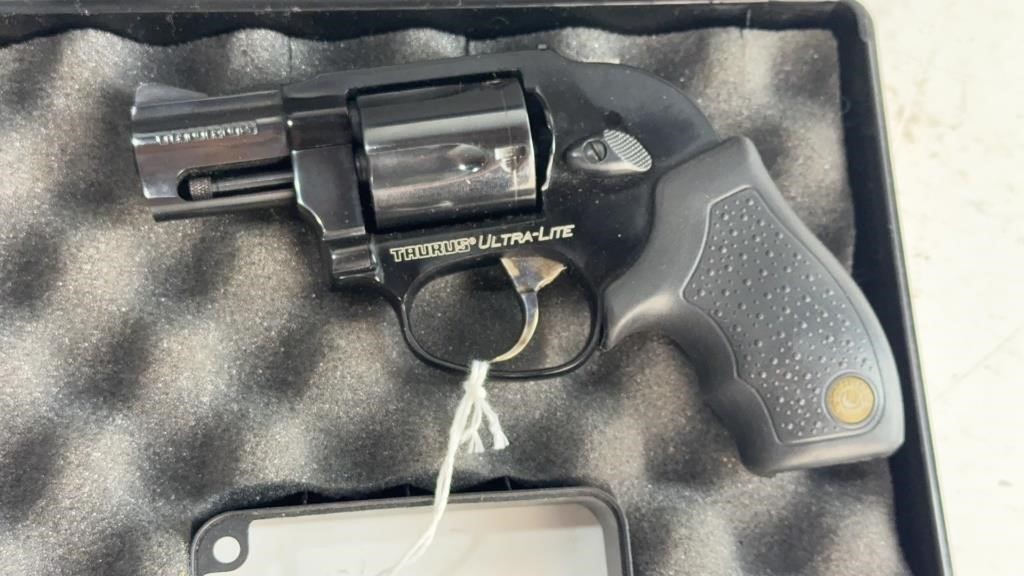 Taurus 85UL .38 Revolver w/case CY52803