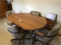 KITCHEN TABLE WITH 4 CHAIRS AND 2 LEAVES