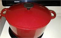 Cast iron red dutch oven