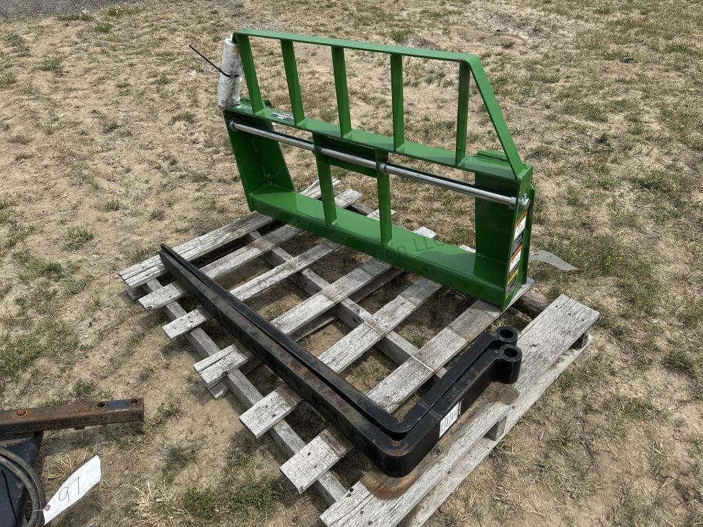 2021 Frontier AP13F Pallet Forks