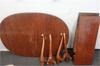 Oval Dining Table with 2 leaves and 4 Chairs