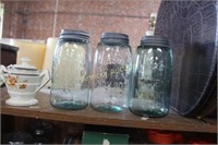 ANTIQUE MASON CANNING JARS W/ ZINC LIDS