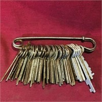 Large Lot Of Assorted Vintage Keys
