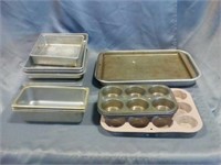 Baking pans, muffin tins, & cookie sheets