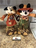 Mickey Mouse and Minnie fall decor
