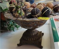 CERAMIC COMPOTE WITH DECORATIVE SPHERES