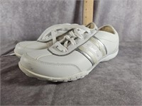 SIZE 6.5 SKECHERS RELAXED FIT MEMORY FOAM