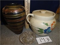 glass Frog-35", crock handled jar w/lid, 7" vase