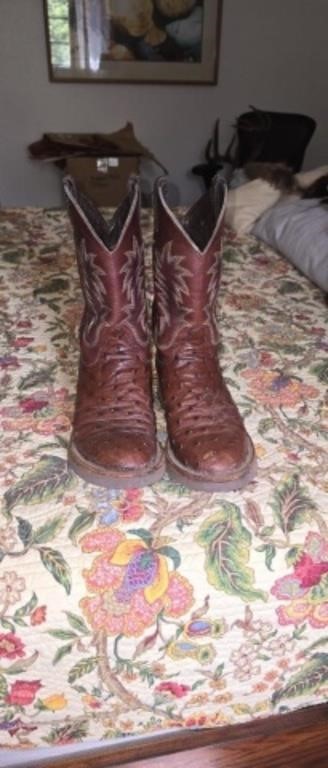 Justin ostrich boots size 9 and a half D