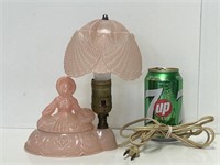 Lampe-coffre antique en verre en très bon état