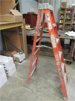 6' Louisville Fiberglass Step Ladder