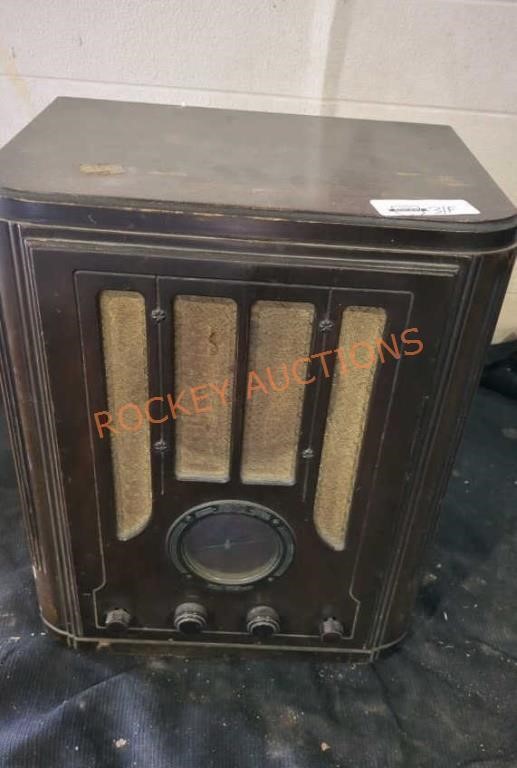 1935 RCA RADIO MODEL 118 AM & SHORTWAVE BAND