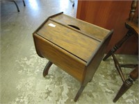 ANTIQUE WOODEN SEWING CADDY