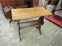 ANTIQUE WOODEN END TABLE