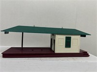 Lionel freight station training accessory
