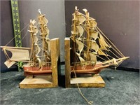 2pcs Ship Bookends