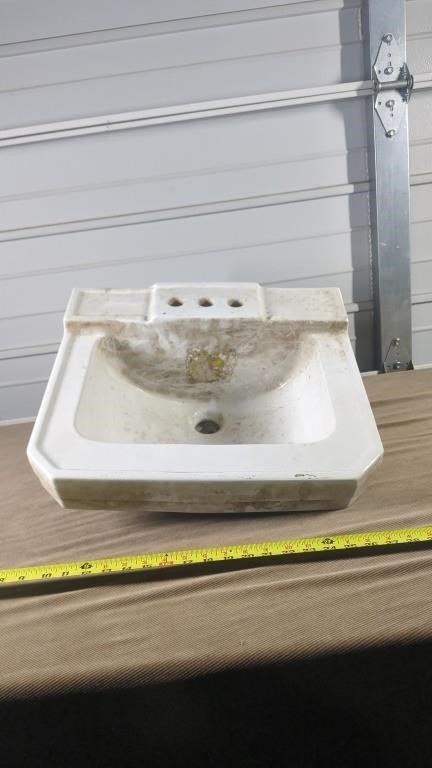 BATHROOM SINK