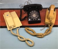 Vtg. telephones - not tested