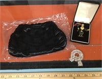 Vtg. clutch & brooches