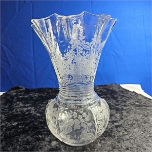 Martinsville Radiance 10" Ruffled Vase