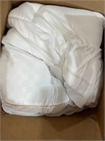 Assorted Linens and Pillows MISC lot