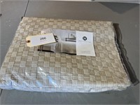 HOTEL COLLECTION NEW FULL QUEEN COVERLET