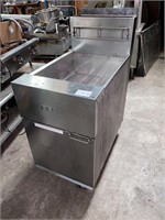 Like New! Dean 70lbs Nat. Gas Deep Fryer [TW]