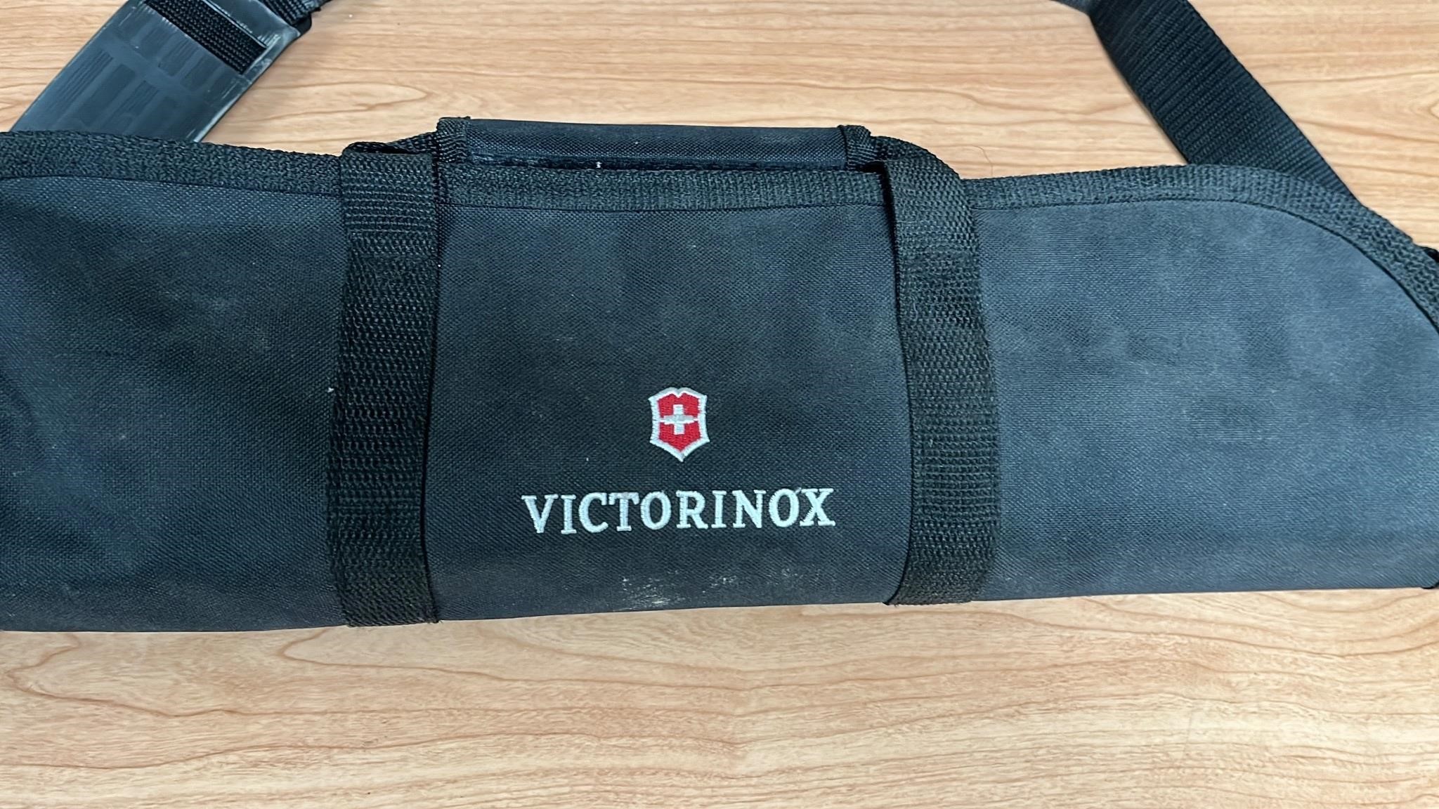 VICTORINOX Cutlery Knife Set with tote