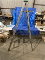 6 1/2 foot wooden step ladder