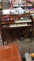 Wurlitzer peddle organ