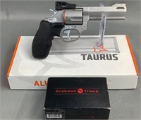Taurus Tracker .44 MAG
