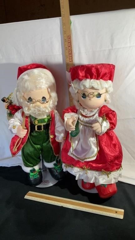 Precious Moments Mr and Mrs Christmas Dolls