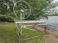 Hewitt boat lift 95" w, 116" bunks, *NEW NOTE*....