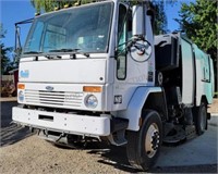 * 2006 STERLING Sweeper Truck