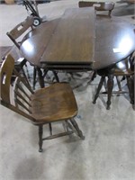 Round Dining Table with Two 15" Leaves & 4 Chairs