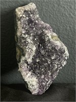 Purple amethyst quartz specimen