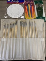 Artist Brushes & Canvas Organizer