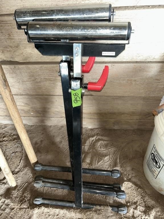 Adjustable roller stands